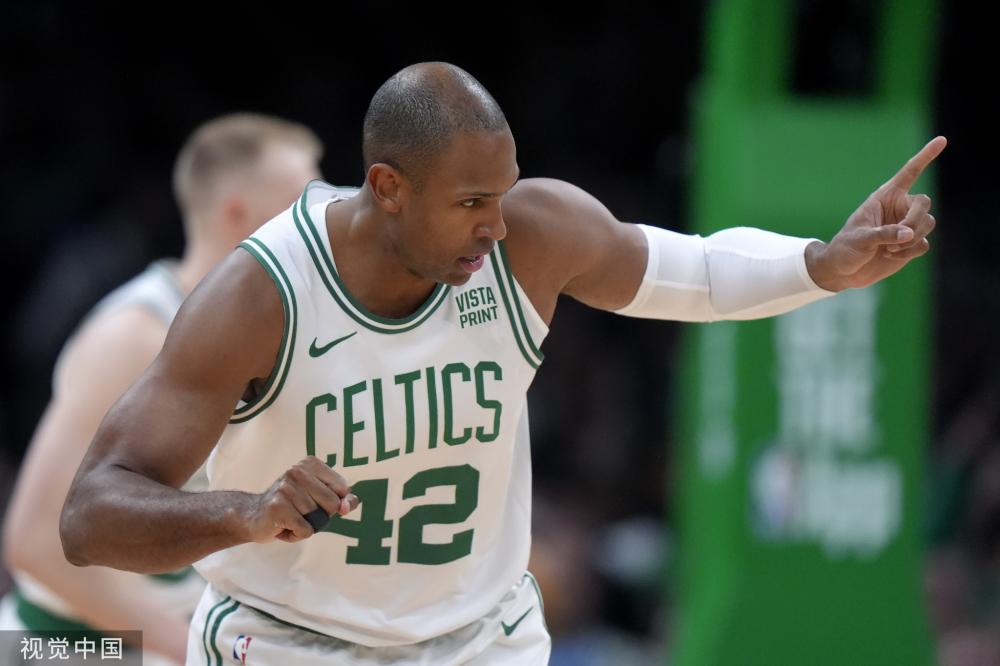 她一直保持 她一直保持