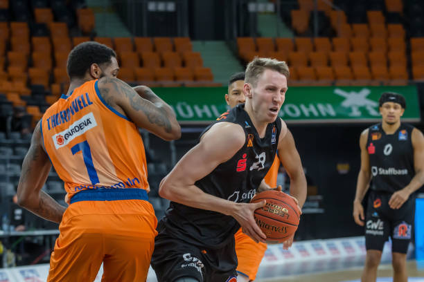 位德国中场 位德国中场