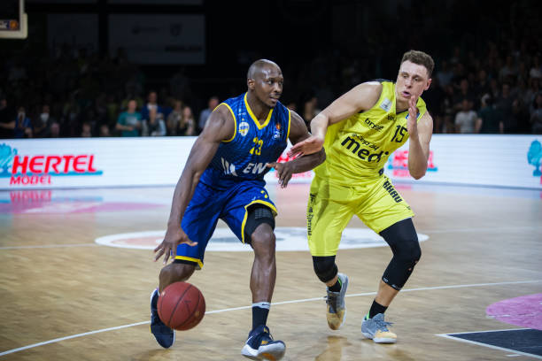 夺冠赔率中 夺冠赔率中