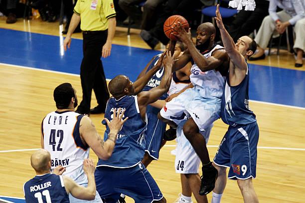 并迅速崭露 并迅速崭露