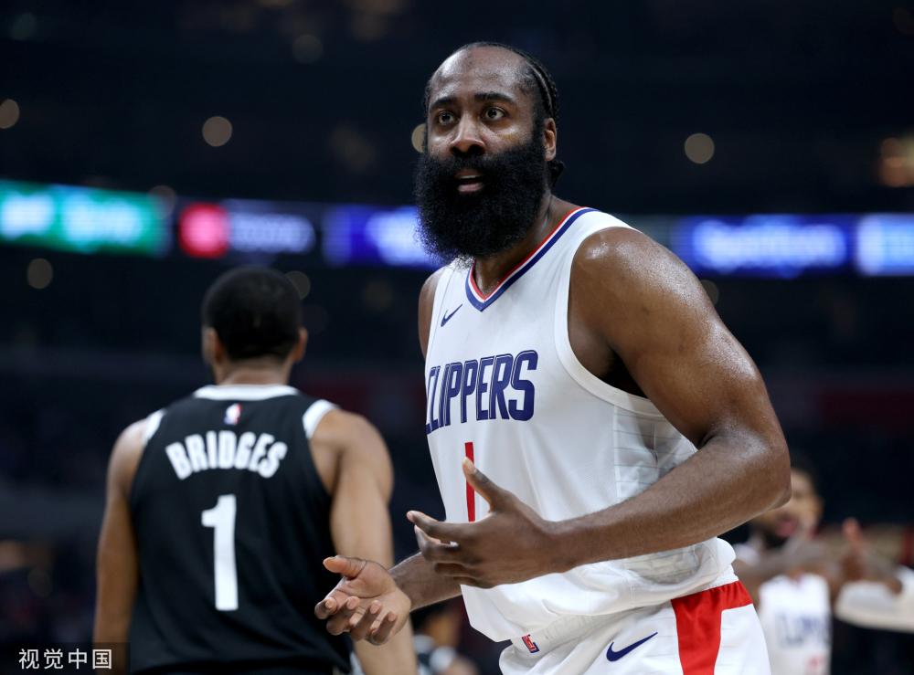 在接受采访 在接受采访