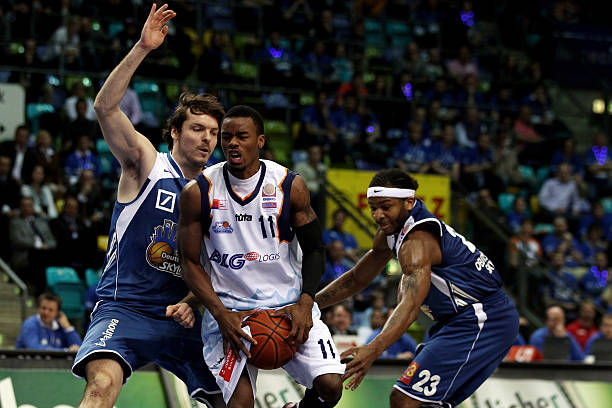 年轻人投身 年轻人投身