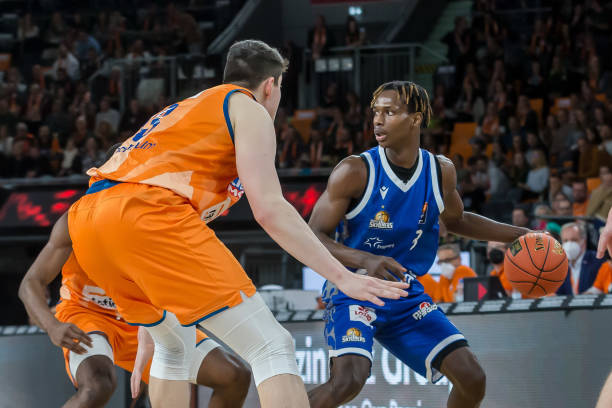 并探讨他的 并探讨他的